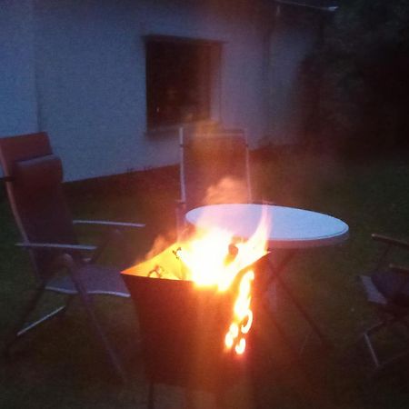 Ferienwohnung Endora Im Harzer Stil, Handgefertigte Moebel - Wlan-Garage Hohegeiß Esterno foto
